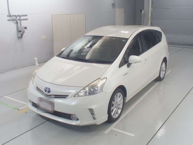 30222 Toyota Prius alpha ZVW41W 2012 г. (CAA Chubu)